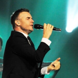 Gary Barlow en concert au "Cycle Auditorium" a Glasgow, le 10 janvier 2013.