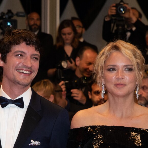 Niels Schneider et sa compagne Virginie Efira - Descente des marches du film "Sibyl" lors du 72ème Festival International du Film de Cannes. Le 24 mai 2019 © Borde / Bestimage