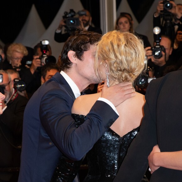 Niels Schneider et sa compagne Virginie Efira - Descente des marches du film "Sibyl" lors du 72ème Festival International du Film de Cannes. Le 24 mai 2019 © Borde / Bestimage