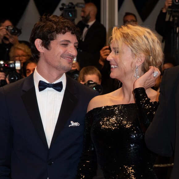 Niels Schneider et sa compagne Virginie Efira - Descente des marches du film "Sibyl" lors du 72ème Festival International du Film de Cannes. Le 24 mai 2019 © Borde / Bestimage