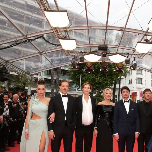 Adèle Exarchopoulos, Paul Hamy, Justine Triet (enceinte), Virginie Efira et son compagnon Niels Schneider, Gaspard Ulliel, Laura Calamy, Arthur Harari - Montée des marches du film "Sibyl" lors du 72ème Festival International du Film de Cannes. Le 24 mai 2019 © Jacovides-Moreau / Bestimage