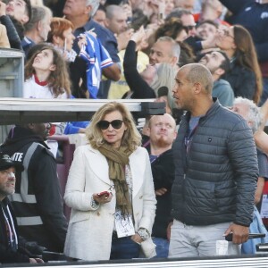 Valérie Trierweiler, en tant que journaliste en reportage pour un magazine, et son compagnon l'ancien rugbyman et présentateur TV Romain Magellan, sur place lui pour présenter et animer "Le match des Légendes" durant lequel de grands noms du football et du rugby se sont affrontés pour une mi-temps de foot et une autre de rugby au profit de l'association "Un sourire, un espoir pour la vie" au stade Chaban Delmas, à Bordeaux, France, le 27 Mai 2019. © Patrick Bernard/Bestimage