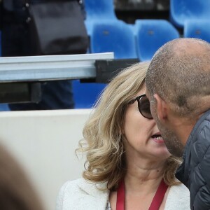 Valérie Trierweiler, en tant que journaliste en reportage pour un magazine, et son compagnon l'ancien rugbyman et présentateur TV Romain Magellan, sur place lui pour présenter et animer "Le match des Légendes" durant lequel de grands noms du football et du rugby se sont affrontés pour une mi-temps de foot et une autre de rugby au profit de l'association "Un sourire, un espoir pour la vie" au stade Chaban Delmas, à Bordeaux, France, le 27 Mai 2019. © Patrick Bernard/Bestimage