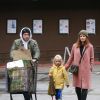 Exclusif - Kate Mara (enceinte) et son mari Jamie Belle font des courses en compagnie du fils de Jamie le 2 février 2019