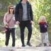 Exclusif - Jamie Bell se promène avec son fils, sa femme Kate Mara et ses 2 chiens dans les rues de Los Feliz, le 3 novembre 2018