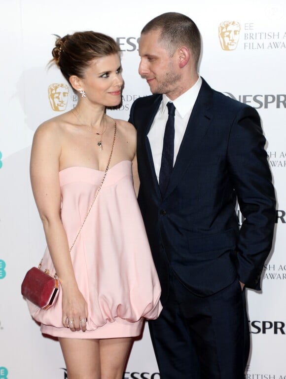 Kate Mara et son mari Jamie Bell lors du photocall du "British Academy Film Awards" à Londres le 17 février 2018.