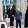 Angelina Jolie fait du shopping avec ses enfants Shiloh, Vivienne et Knox Jolie-Pitt dans les rues de West Hollywood, le 9 décembre 2018