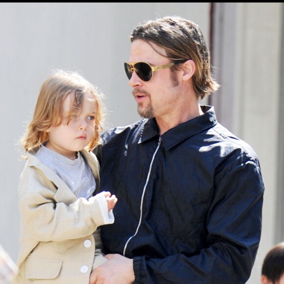 Brad Pitt et sa fille Vivienne à la Nouvelle-Orléans, en 2011.