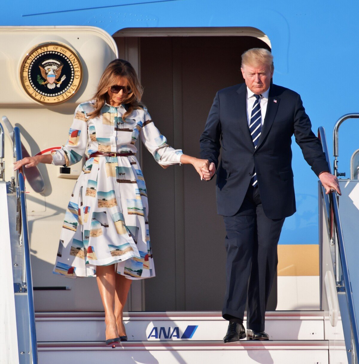 Photo Donald J Trump Président Des Etats Unis Et La Première Dame