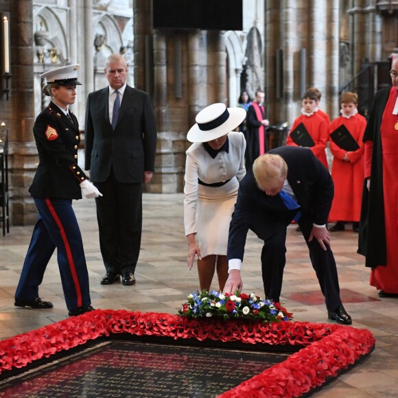 Donald Trump et sa femme Melania en visite à l'abbaye de Westminster à Londres le 3 juin 2019, où ils ont déposé une couronne de fleurs sur la tombe du soldat inconnu.