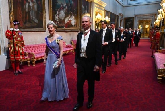 La comtesse de Wessex et le chancelier du duché de Lancaster, David Lidington, au palais de Buckingham le 3 juin 2019 pour le dîner de gala donné par la reine Elizabeth II en l'honneur de la visite officielle du président américain Donald Trump et son épouse Melania.