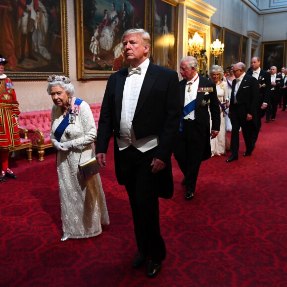 La reine Elizabeth II et le président américain Donald Trump au palais de Buckingham le 3 juin 2019 pour le dîner de gala donné par la monarque en l'honneur de la visite officielle du couple présidentiel.