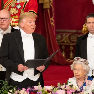 Donald Trump et la reine Elizabeth II lors du dîner de gala donné le 3 juin 2019 au palais de Buckingham par la monarque en l'honneur de la visite officielle du président américain et son épouse Melania Trump.