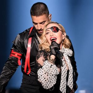 Madonna et Maluma interprète "Medellín" lors des Billboard Music Awards à Las Vegas, le 1er mai 2019.