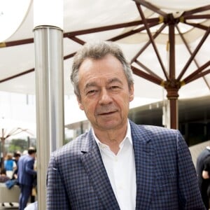 Michel Denisot dans les tribunes lors des internationaux de tennis de Roland Garros à Paris, France, le 4 juin 2019. © Jean-Baptiste Autissier/Panoramic/Bestimage