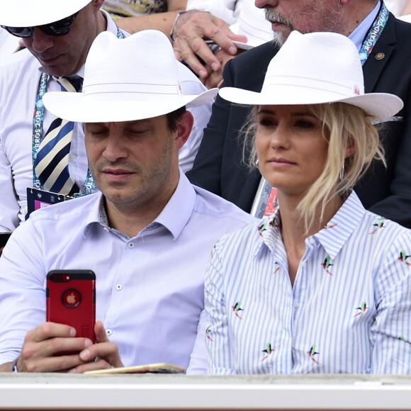 Elodie Gossuin et son mari Bertrand Lacherie dans les tribunes lors des internationaux de tennis de Roland Garros à Paris, France, le 4 juin 2019. © Jean-Baptiste Autissier/Panoramic/Bestimage