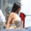 Kim Kardashian et sa soeur Khloé Kardashian sont allées déjeuner au restaurant Emilio dans le quartier de Encino à Los Angeles, le 7 juin 2019.