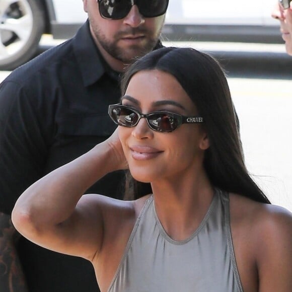 Kim Kardashian et sa soeur Khloé Kardashian sont allées déjeuner au restaurant Emilio dans le quartier de Encino à Los Angeles, le 7 juin 2019.