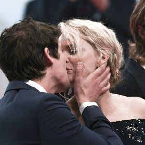 Virginie Efira et son compagnon Niels Schneider à la première de "Sybil" lors du 72ème Festival International du Film de Cannes, le 24 mai 2019.