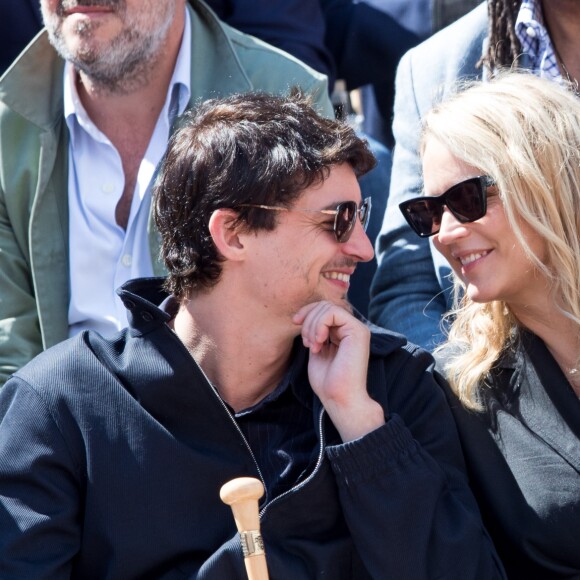 Virginie Efira et Niels Schneider en couple à Roland-Garros le 8 juin 2019. ©Jacovides/Moreau/Bestimage