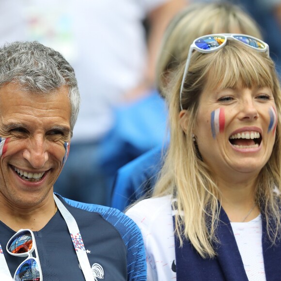 Nagui, sa femme Mélanie Page - Célébrités dans les tribunes lors des quarts de finale de la Coupe du monde opposant la France à l'Uruguay au stade de Nijni Novgorod à Nijni Novgorod, Russie, le 6 juillet 2018. La France a gagné 2-0. © Cyril Moreau/Bestimage  Celebs in the stands between France and Uruguay in the quarter-finals of the World Cup in Nizhny Novgorod, Russia on July 6, 2018.06/07/2018 - 