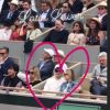 Pierre Niney filme son ami Norman Thavaud avec sa chérie Martha à Roland-Garros le 9 juin 2019.
