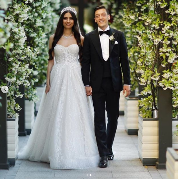 Mesut Özil a épousé Amine Gülse le 7 juin 2019 à Istanbul, en Turquie. 