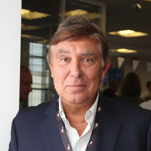 Charity Day BGC 2014 - Jean-Pierre Foucault - Courtier d'un jour pour encourager les clients à passer ce jour là le maximum d'ordres dans la salle des marchés d'Aurel BGC Rue Vivienne à Paris. Le 11 septembre 2014