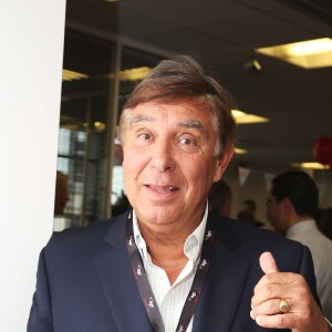Charity Day BGC 2014 - Jean-Pierre Foucault - Courtier d'un jour pour encourager les clients à passer ce jour là le maximum d'ordres dans la salle des marchés d'Aurel BGC Rue Vivienne à Paris. Le 11 septembre 2014