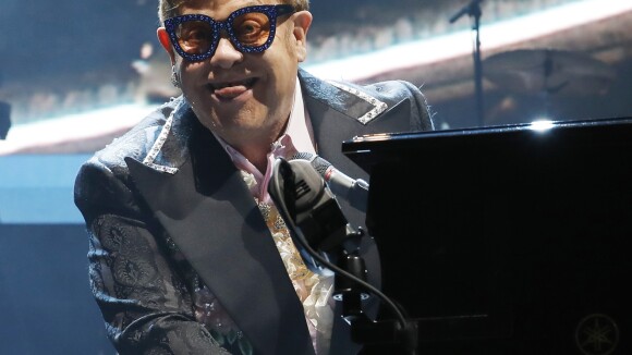 Elton John enflamme Paris : Nolwenn Leroy, Isabelle Adjani, les stars conquises