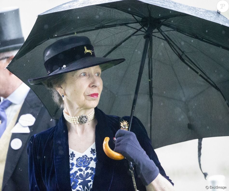 Biographie De La Princesse Margaret D'angleterre La princesse Anne d'Angleterre - La famille royale lors des courses d