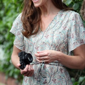 Kate Catherine Middleton, duchesse de Cambridge, participe à un atelier en partenariat avec l'association "Action for Children" à la Royal Photographic Society à Londres. Le 25 juin 2019