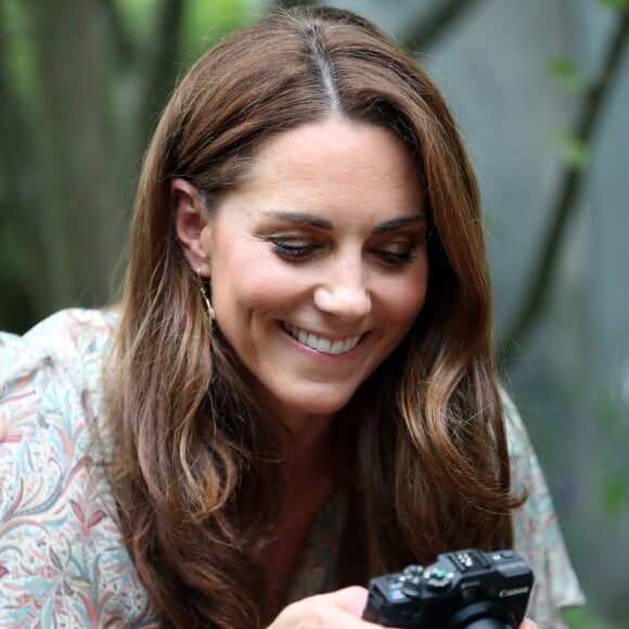 Kate Catherine Middleton, duchesse de Cambridge, participe à un atelier en partenariat avec l'association "Action for Children" à la Royal Photographic Society à Londres. Le 25 juin 2019