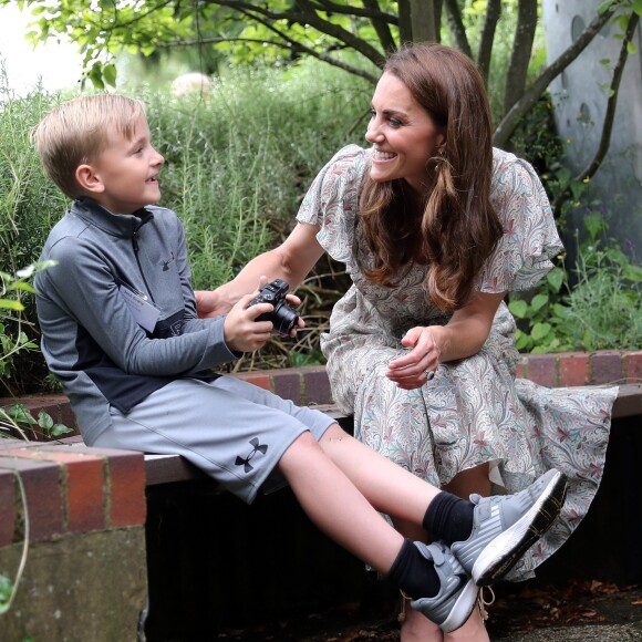Kate Catherine Middleton, duchesse de Cambridge, participe à un atelier en partenariat avec l'association "Action for Children" à la Royal Photographic Society à Londres. Le 25 juin 2019