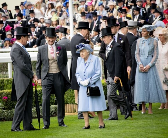 La reine Elisabeth II d'Angleterre, Catherine (Kate) Middleton, duchesse de Cambridge, le prince William, duc de Cambridge et Camilla Parker Bowles, duchesse de Cornouailles - La famille royale britannique et les souverains néerlandais lors de la première journée des courses d'Ascot 2019, à Ascot, Royaume Uni, le 18 juin 2019.