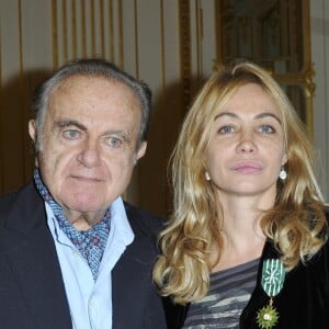 Guy Béart et Emmanuelle Béart - Remise de decoration par Aurélie Filippetti à Emmanuelle Beart Officier de l'ordre des Arts et des Lettres au ministère de la Culture à Paris le 27 Novembre 2012.