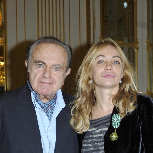 Guy Béart et Emmanuelle Béart - Remise de decoration par Aurélie Filippetti à Emmanuelle Beart Officier de l'ordre des Arts et des Lettres au ministère de la Culture à Paris le 27 Novembre 2012.