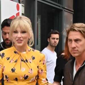 Taylor Swift arrive à NRJ rue Boileau à Paris pour enregistrer l'émission de Cauet qui passera en début de semaine le 25 Mai 2019