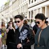 Nick Jonas et sa femme Priyanka Chopra arrivent à l'hôtel Costes après le défilé de mode Haute-Couture automne-hiver 2019/2020 "Christian Dior" à Paris le 1er juillet 2019.