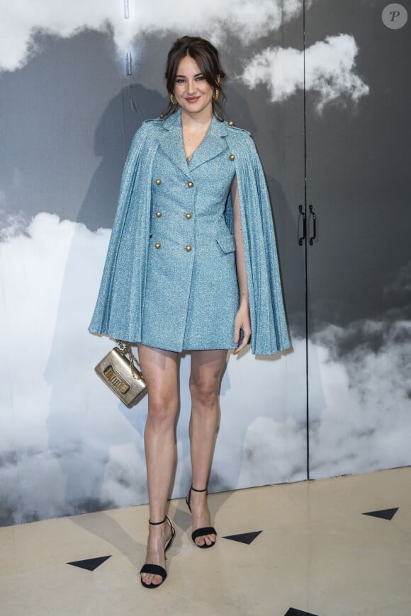 Shailene Woodley assiste au défilé de mode Haute-Couture automne-hiver 2019/2020 "Christian Dior" à Paris. Le 1er juillet 2019.