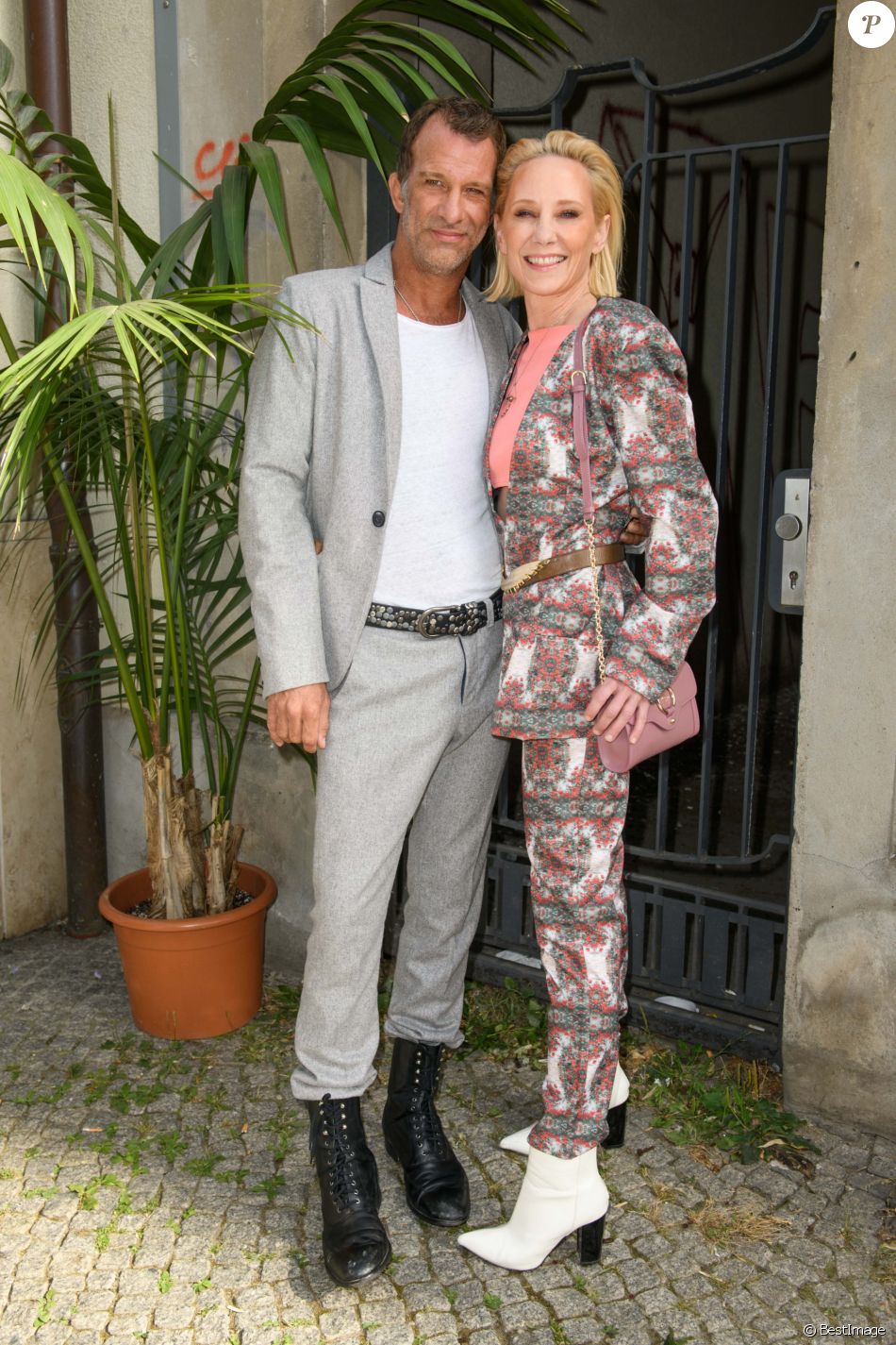 Anne Heche et son compagnon Thomas Jane au &quot;Grazia Jungle Cocktail&quot; lors de la Mercedes Benz Fashion Week de Berlin, le 3 juillet 2019.