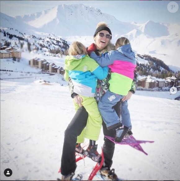 Elodie Gossuin partage des photos de sa famille (Bertrand, son mari et ses 4 enfants) sur son compte Instagram.