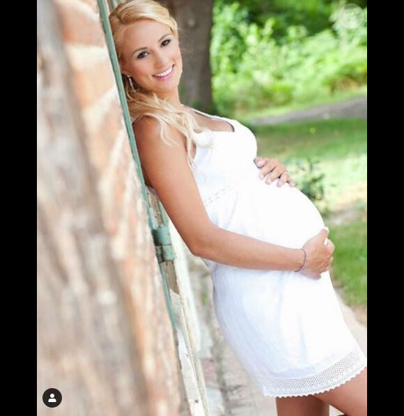 Elodie Gossuin partage des photos de sa famille (Bertrand, son mari et ses 4 enfants) sur son compte Instagram.