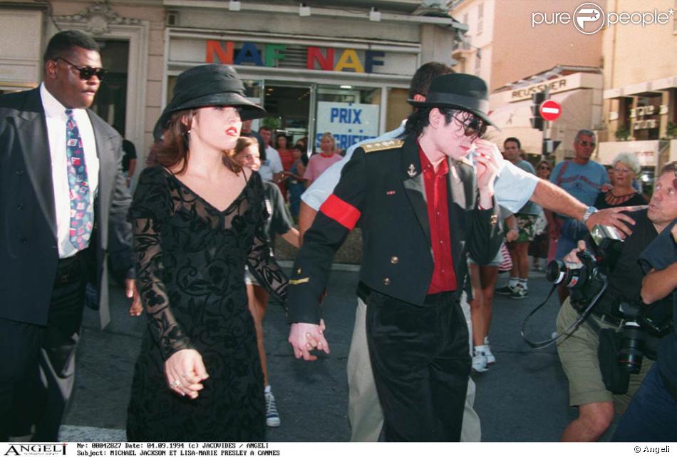 Michael Jackson et Lisa Marie  sur la Côte d'Azur, à Cannes. !!! 238168-michael-jackson-et-lisa-marie-presley-950x0-2