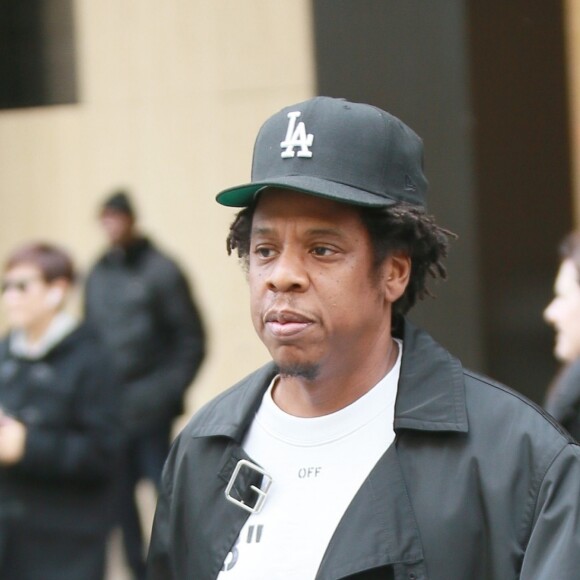 Exclusif - Jay-Z à la sortie de ses bureaux à New York, le 30 avril 2019.