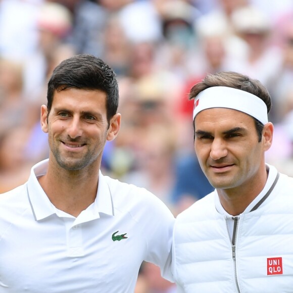 Roger Federer et Novak Djokovic s'affrontent en finale de Wimbledon à Londres, le 14 juillet 2019.