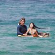 Exclusif - Jade Hallyday - Jade et Joy Hallyday prennent leur première leçon de surf sur la plage de Lorient avec leur mère Laeticia à Saint-Barthélemy, le 18 février 2019.