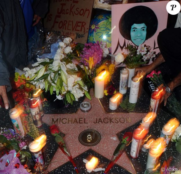 Michael Jackson Tout Le Monde Y Va De Son Hommage Barack Obama Et Meme Le Vatican N En Font Ils Pas Un Peu Trop Purepeople