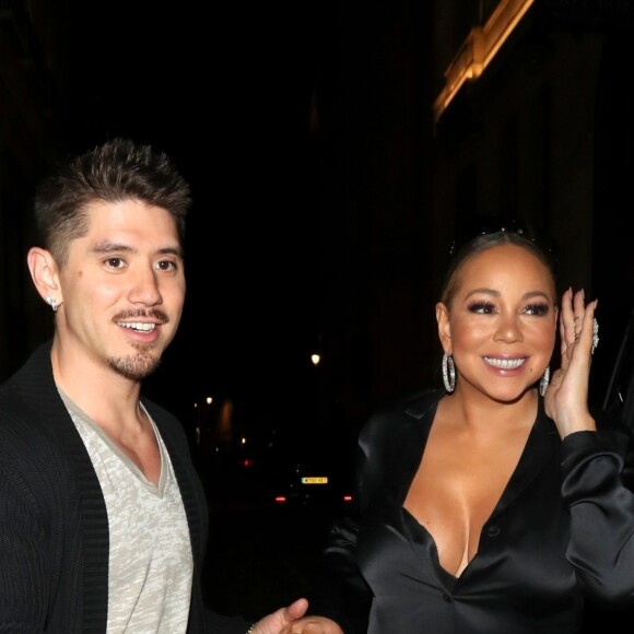 Mariah Carey et son compagnon Bryan Tanaka rejoignent leur hôtel après le concert de la chanteuse au Royal Albert Hall à Londres, le 25 mai 2019.