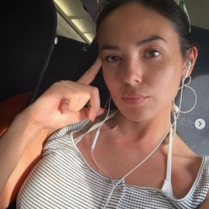 Agathe Auproux se dévoile sans maquillage et sans ses lunettes sur Instagram, le 16 juillet 2019.